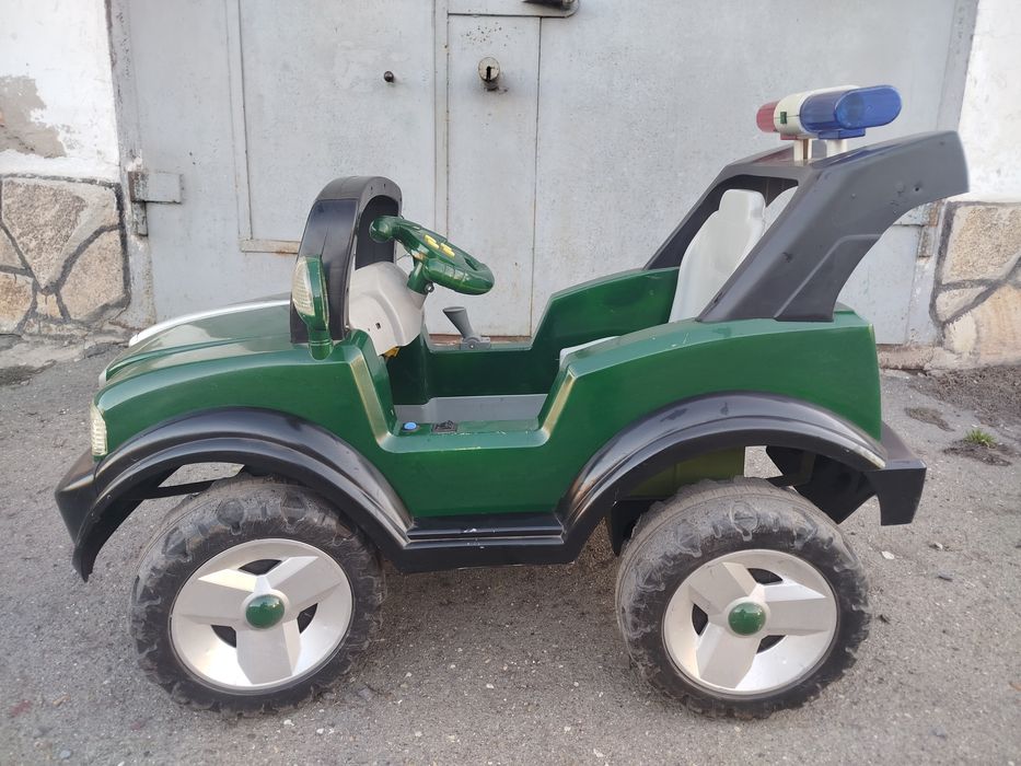 Электромобиль детский.