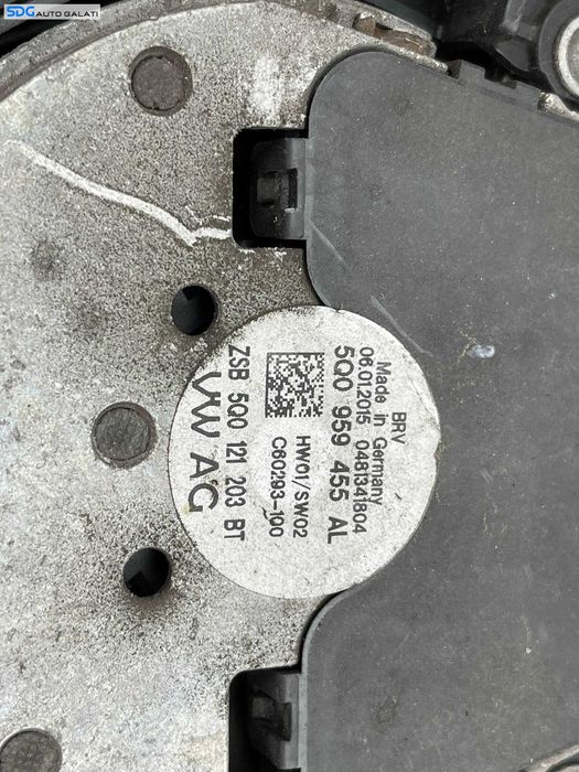 Ventilator Electroventilator Volkswagen Golf 7 1.6 TDI CLHA CLHB CRKA CRKB CXXA CXXB DBKA 2013 - 2017 Cod 5Q0959455AL 5Q0121203BT 5Q0121205 5Q0121207H [C4370]
