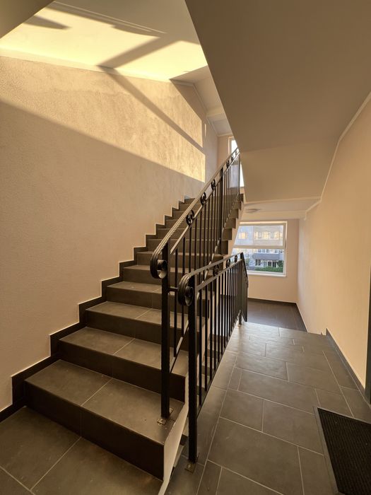 Vand apartament cu 2 camere