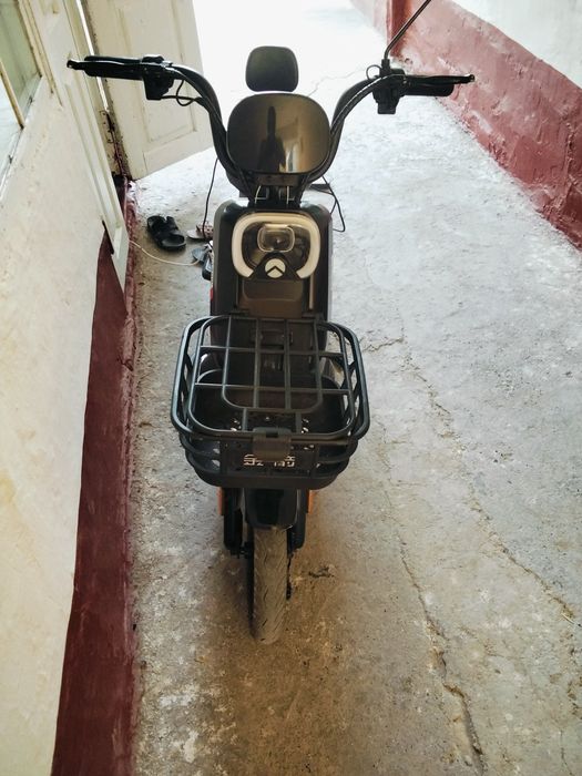 Скутер сотилади 44 км тезлиги холати яхши факат олувчилар телефон кил