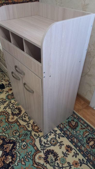 Тумбочка для косметики