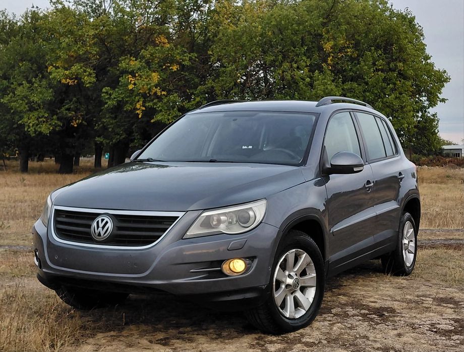 VOLKSWAGEN Tiguan