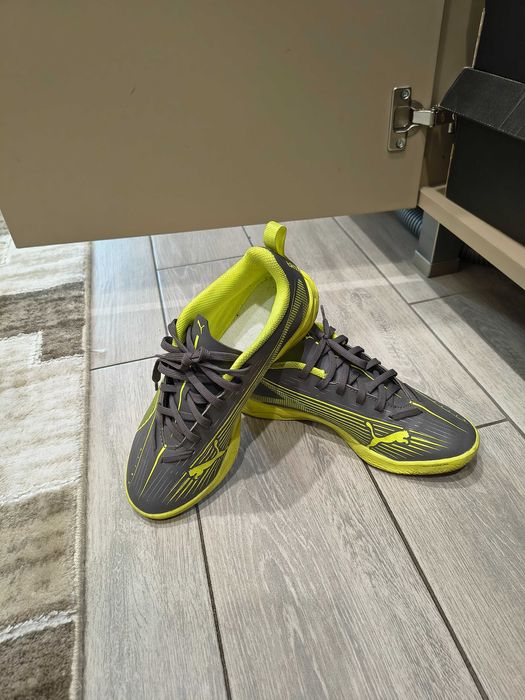 Детски футболни обувки