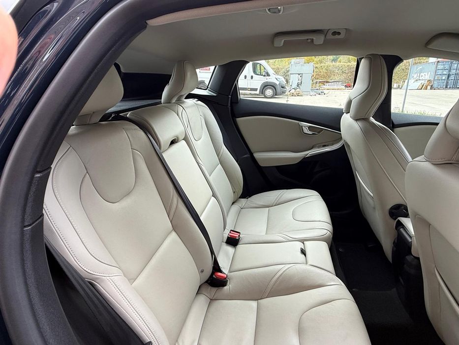 Volvo V40  2015 euro 5 interior piele 190 cp