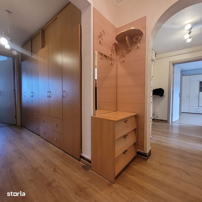 Vand apartament cu 3 camere Centrul Civic, Strada Toamnei — fotografia 3
