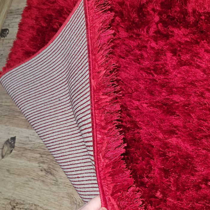 Covor cu fir de  matase ca nou