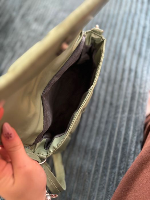 Дамска чанта в цвят пистачио