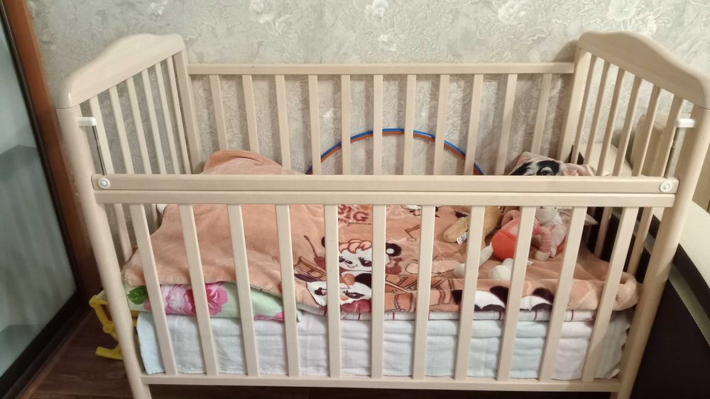 Детская кроватка