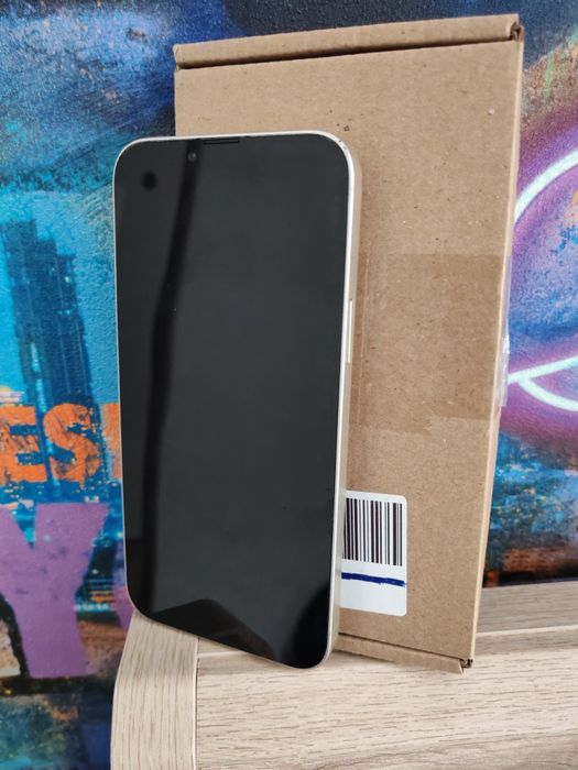 Муляж iPhone 14 Plus.