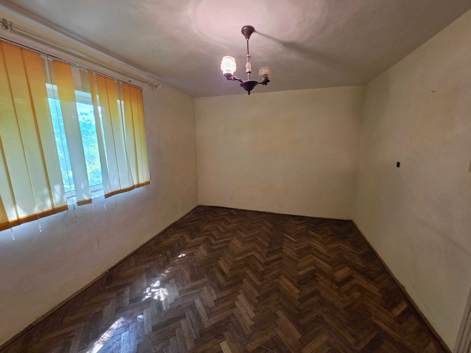 Apartament nedecomandat Bucium OMV 43 mp + magazie 4.85 mp intabulata