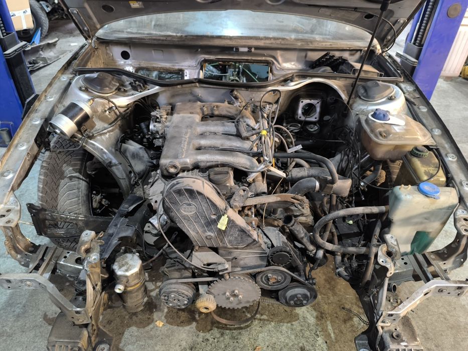 Vînd motor Audi 80 competition 2.0 16 valve cod ACE + cutia de viteze