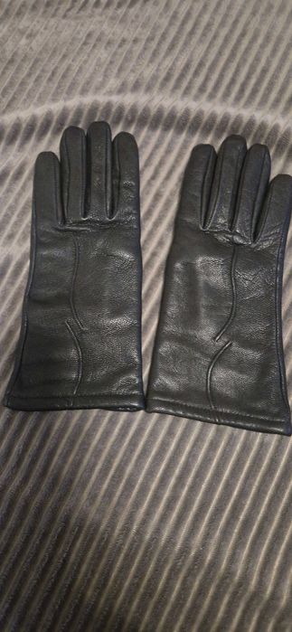 Дамски кожени ръкавици