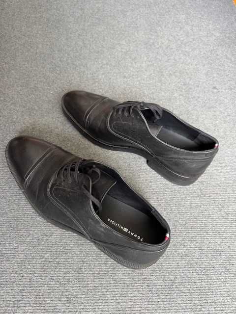 НОВИ обувки естествена кожа Tommy Hilfiger 44