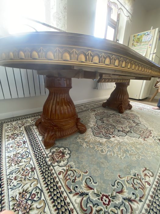 Стол в хорошем состоянии