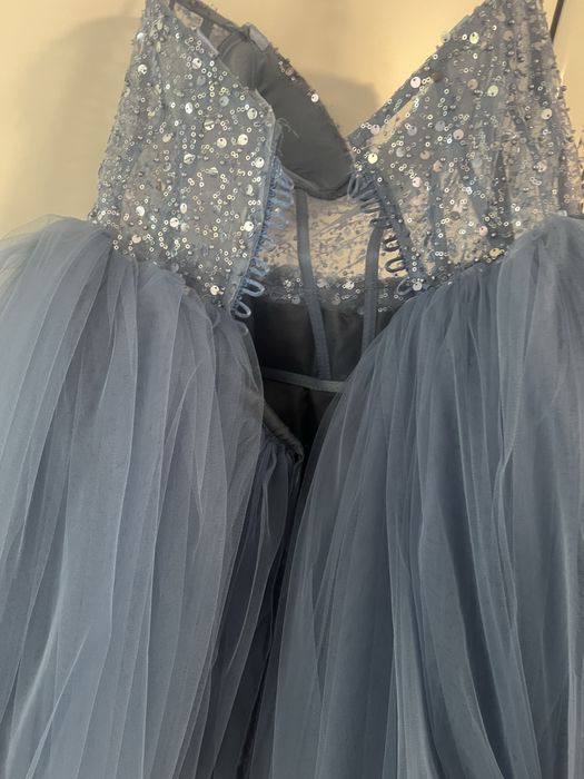 Бална рокля продавам