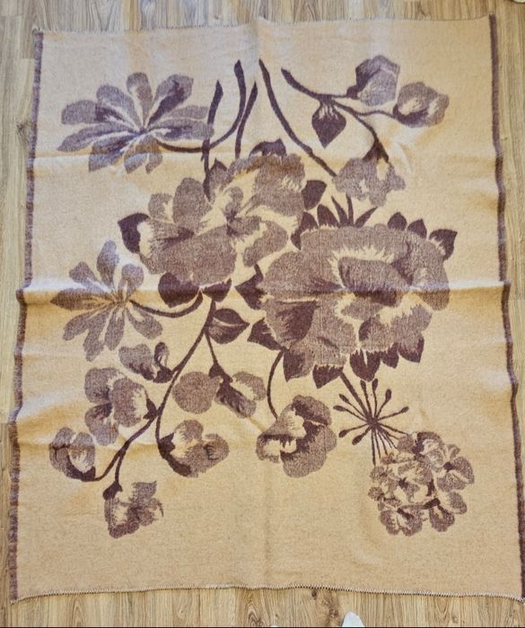 Ново двулицево вълнено одеало 190/160