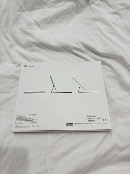 Клавиатура для Ipad 12.9 Apple Magic Keyboard 2021