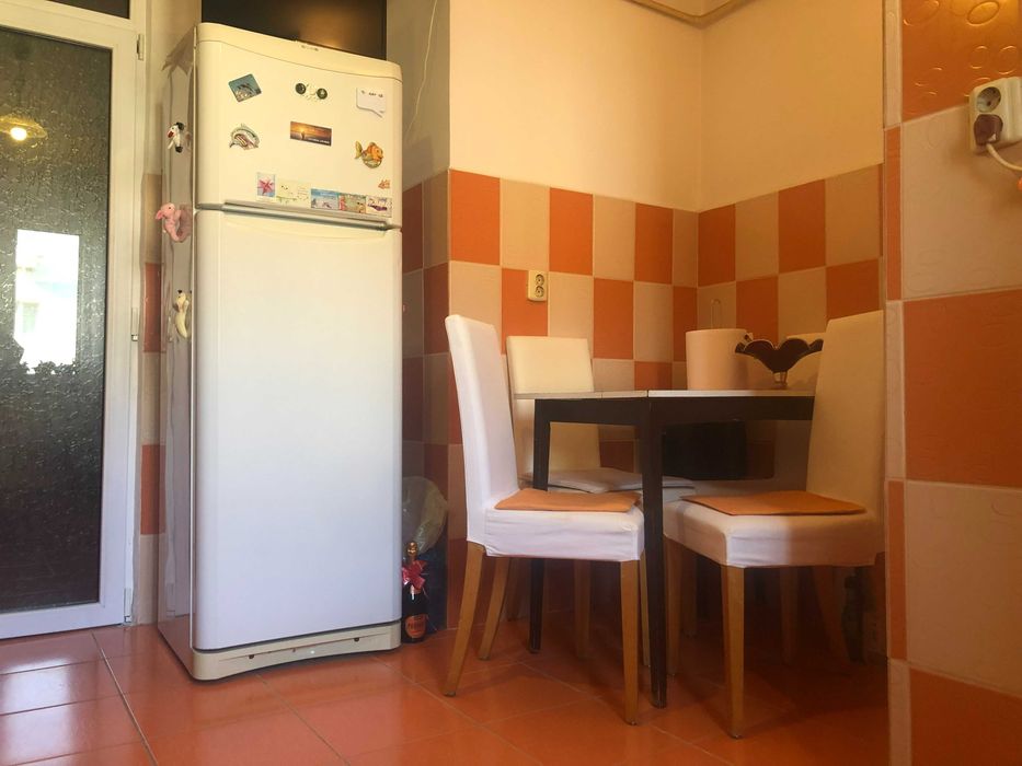Vând apartament 3 camere decomandate , bilateral, etaj 2/4, zona Brazdă/bld Dacia, bloc 1989, 75.42 mp