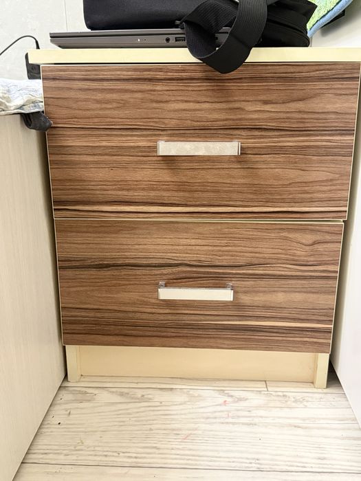 Продаётся тумба. Недорого.