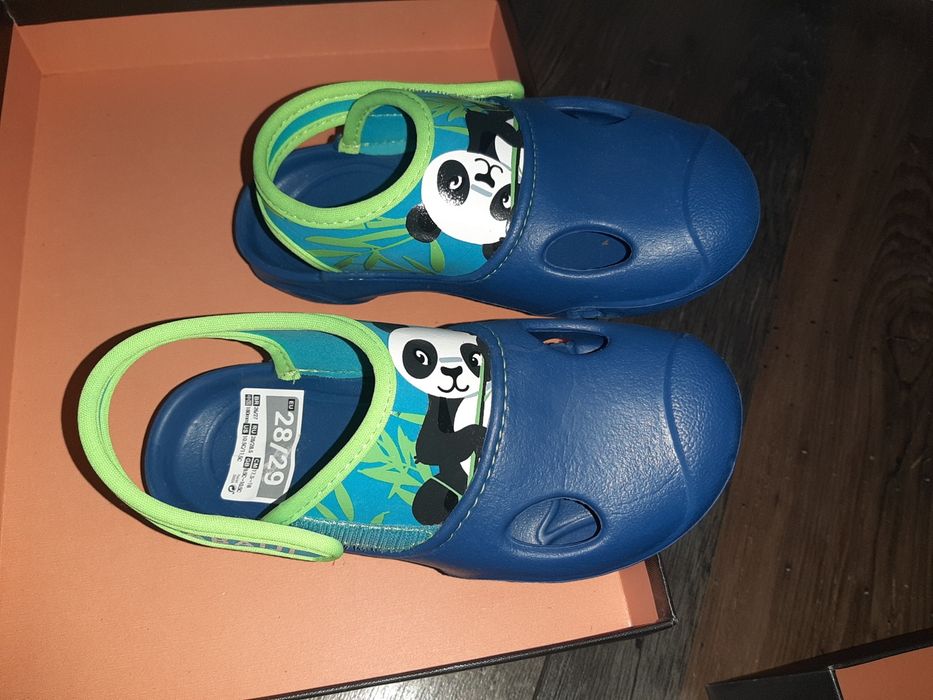 Sandale piscină  și  plajă  mărimea  28/29 noi