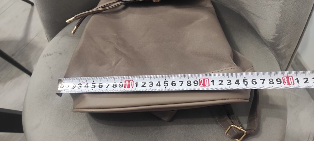 Красива дамска раничка