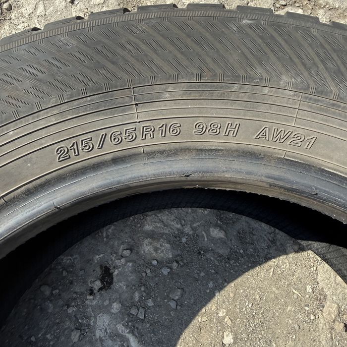 3 броя зимни гуми Yokohama 215/65 R16 Dot 3622 ном737