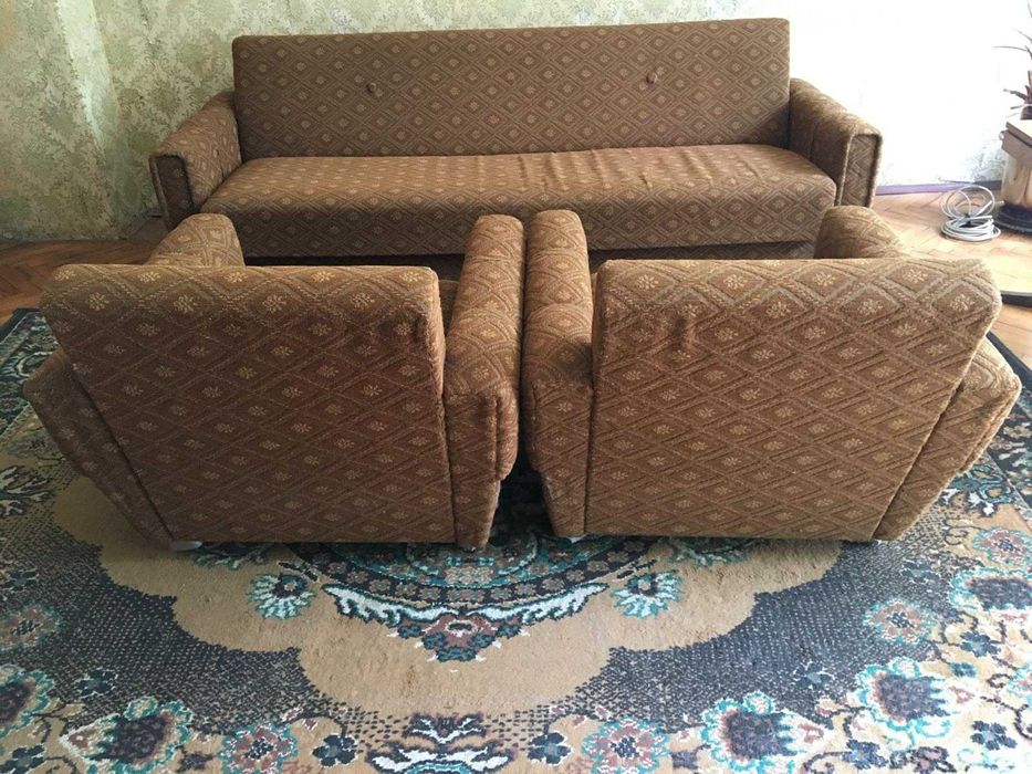 Холна гарнитура - разтегателен диван с тре места и 2 фотьойла