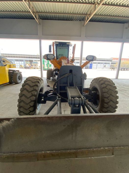Грейдер XCMG 180 сотилади