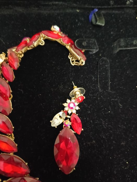 Красное колье  с сережкой