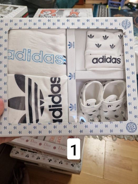 Compleuri pentru bebeluși