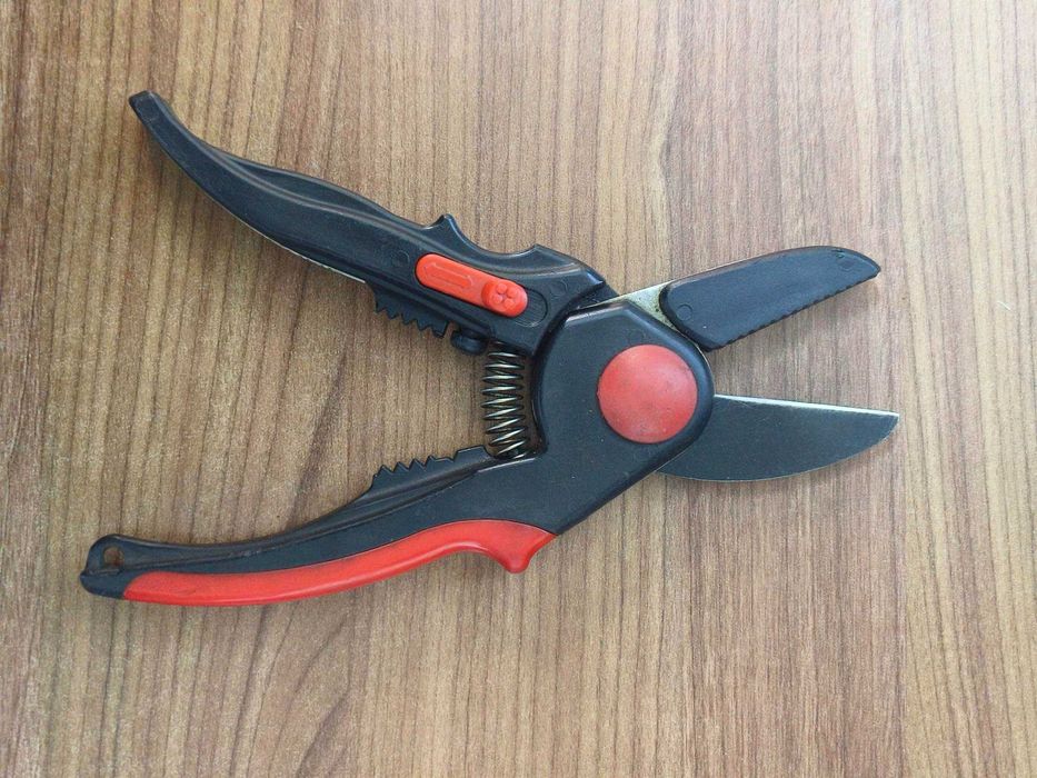 Cекаторы для сада б\у