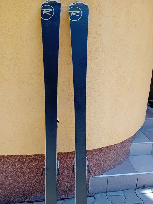 Schiuri Rossignol, aproape noi, 165 cm.