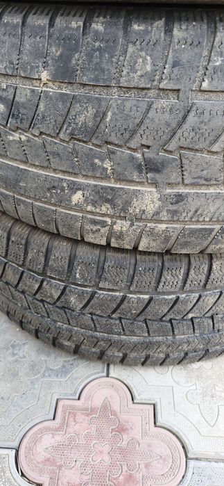 Продам Шины не комплект, бу