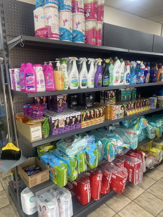 stelaj sotiladi 200$ metr