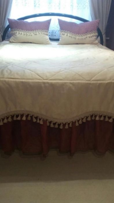 Продам покрывало и подушки