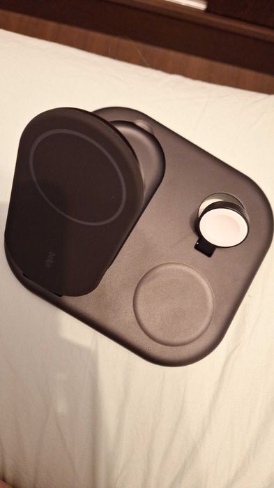 Stand incarcare pt gama Apple
