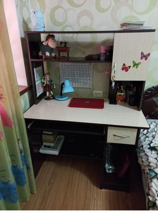 Компьютер столи сотилади.