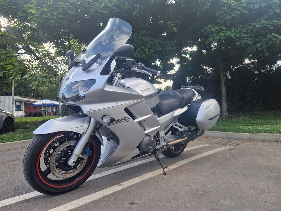 Yamaha FJR 1300 .