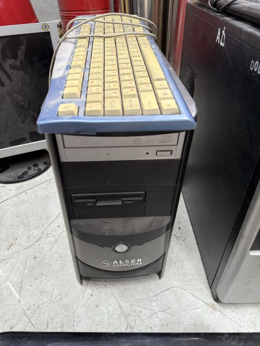 Продам процессора, мониторы, принтера! Все рабочее, лежит на складе