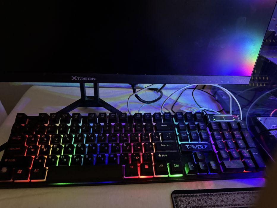 Продаю клавиатуру