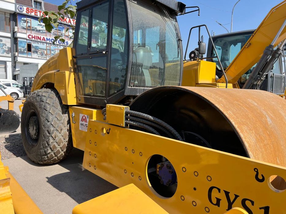 Дарожни каток 16 тонна