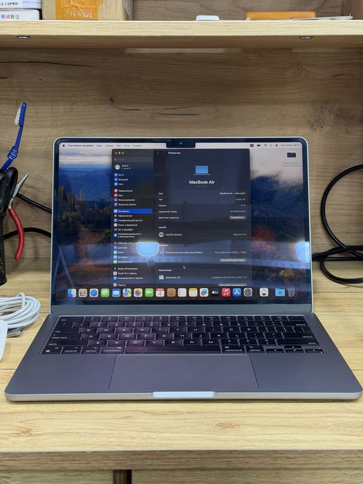 Продаю MacBook Air М2 256GB