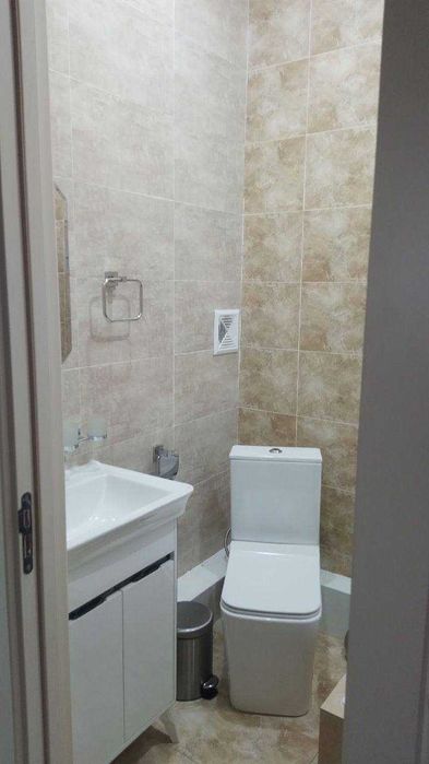 Достлик метро Кадышева базар  Ижарага уй 3 хона килинган Ойлага