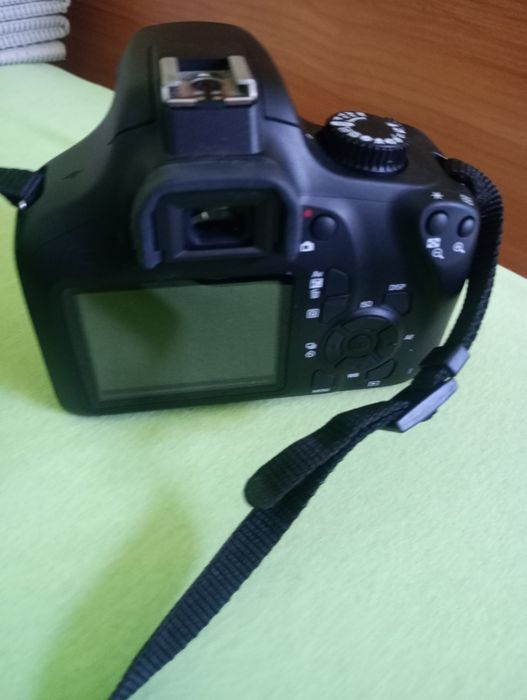 Фотоапарат Canon EOS 4000 D комплект с чанта