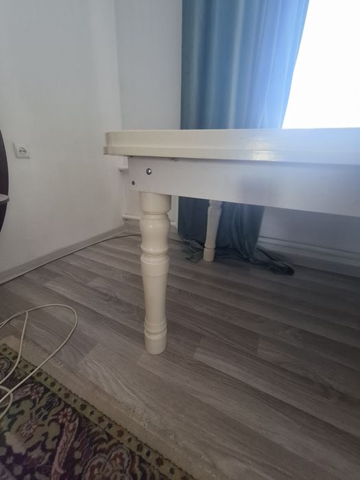 Продам стол деревянный