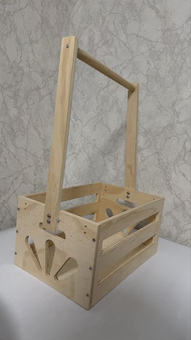 Продам деревянную корзину с ручками