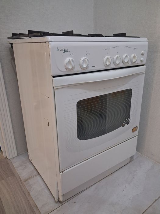 Продам газ плиту