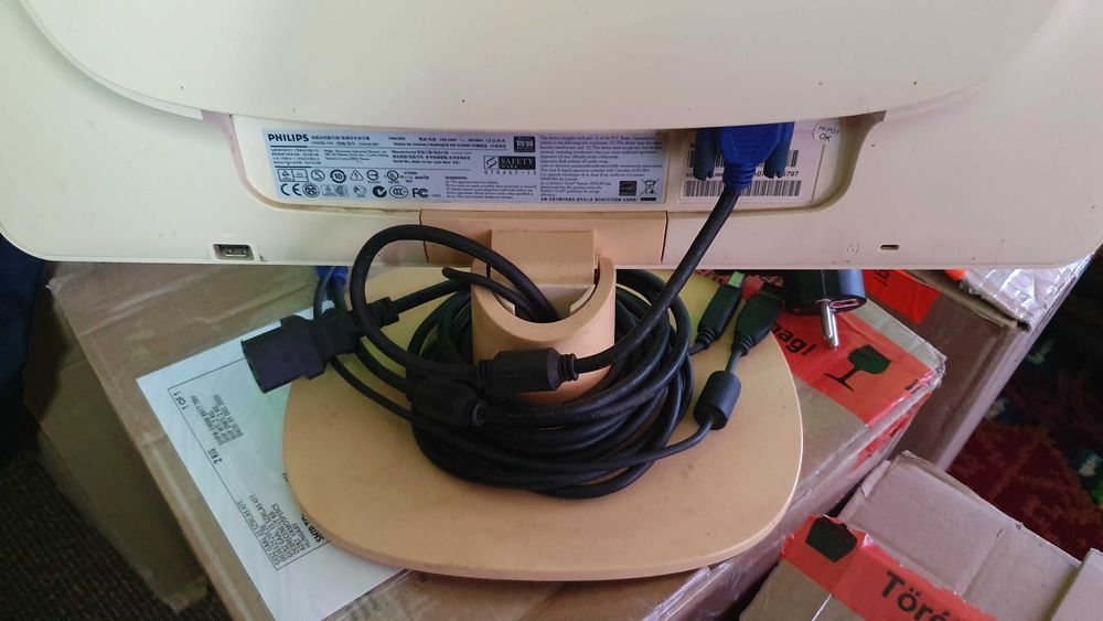 монитор philips 190CW 19 инча