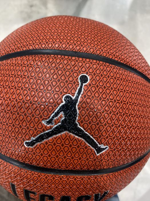 Баскетнолна топка Nike Air Jordan