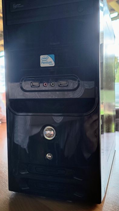 Unitate PC Intel core i5 7400 , 12 GB ddr4  , ssd + hdd